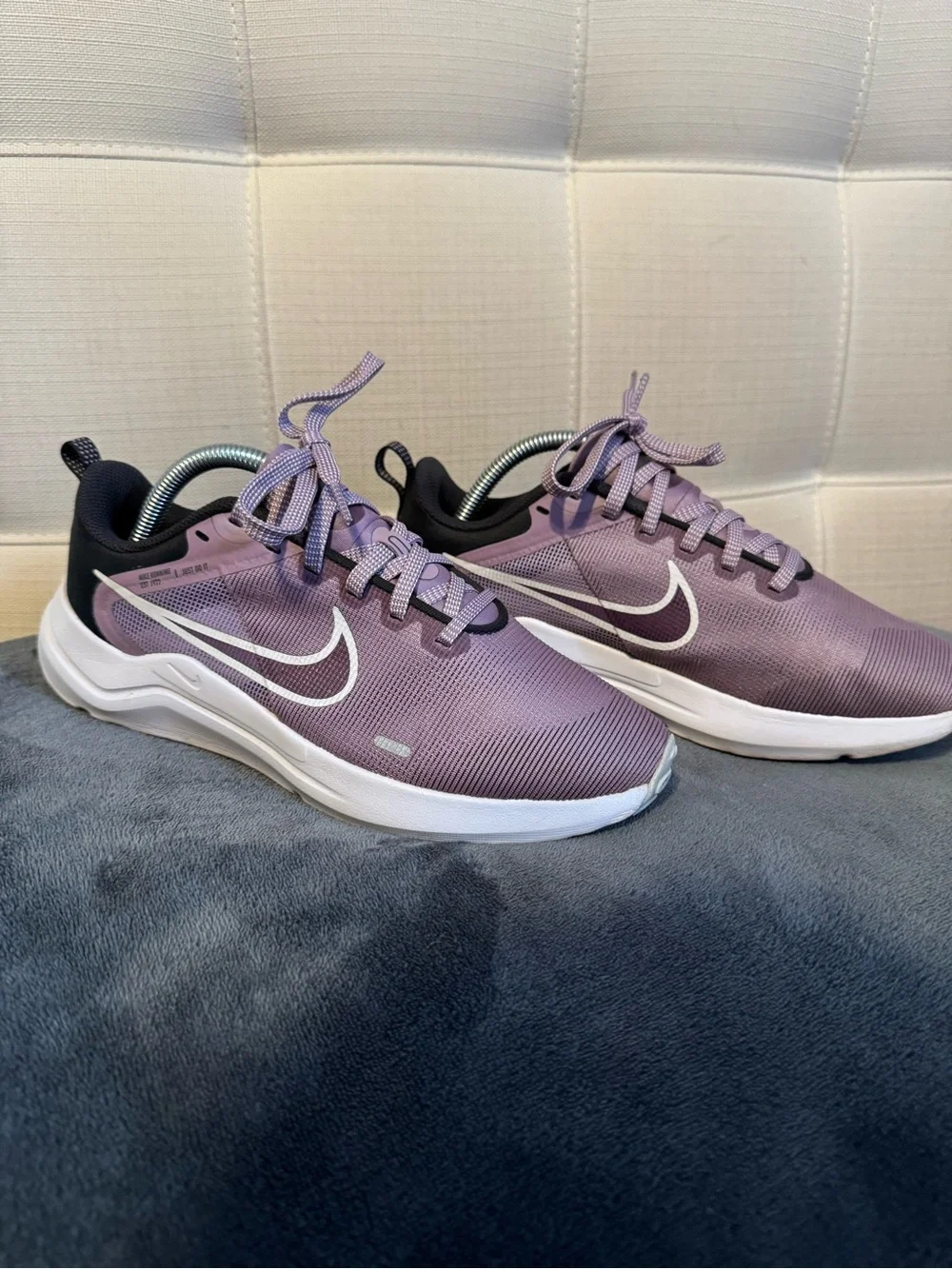 Nike Women's Lavender Low-Top Sneakers with White Swoosh